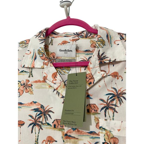 Goodfellow & Co Men's Short Sleeve Tropical Beach Standard Fit Untucked Length - Picture 2 of 6